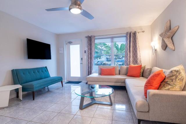 Wilton Manors Twin Oasis | 2 Heated Pools, For 12