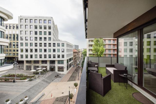 Urban Hideaway with Terrace & Garage