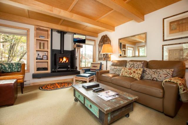 RMR: La Choumine 2 Condo in Teton Village Steps from the Mountain