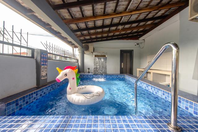 PD Corner Lot 5R3BR 16pax Pool Homestay 5min to Beach
