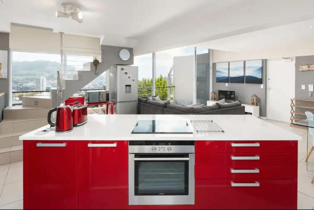 Penthouse with private pool and spectacular views
