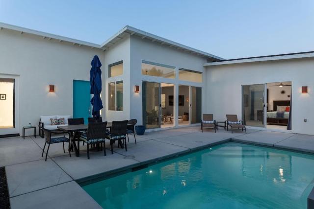 Amazing Pool Home Near Palm Springs & Joshua Tree