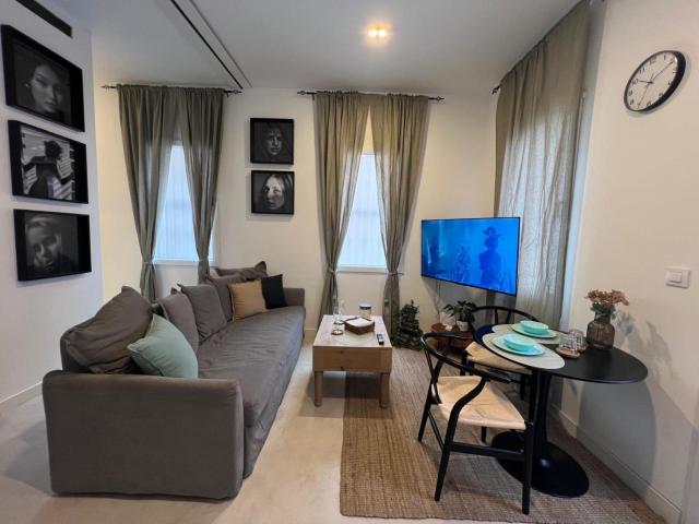 Flatiron apartment II