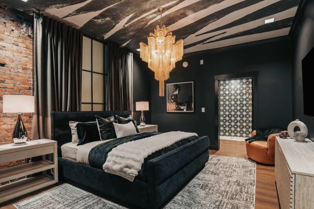 Starr Piano - Highball and Bellamy Suites - 8 bedroom