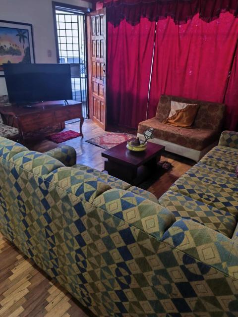 Minidepartamento central en Ambato, para 1 a 8 personas en 3 Camas y un colchon