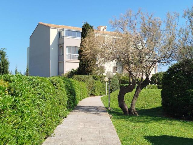 Cadre verdoyant proche mer pour ce T2 avec terrasse - 4CAR113
