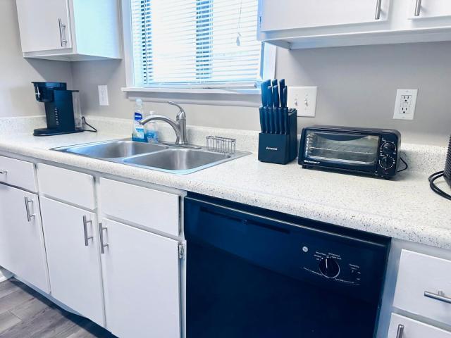 2-Bedroom Townhouse 15 mins to Downtown Indy