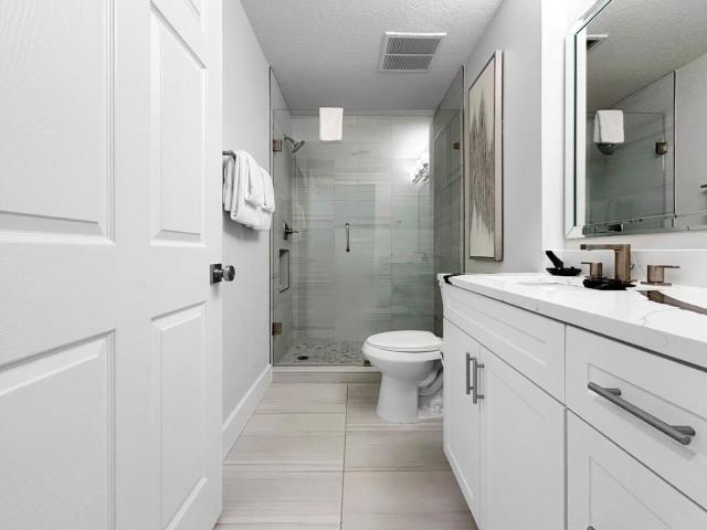 Family-Friendly 3-Bedroom Condo for 6 and 5 min to Disney