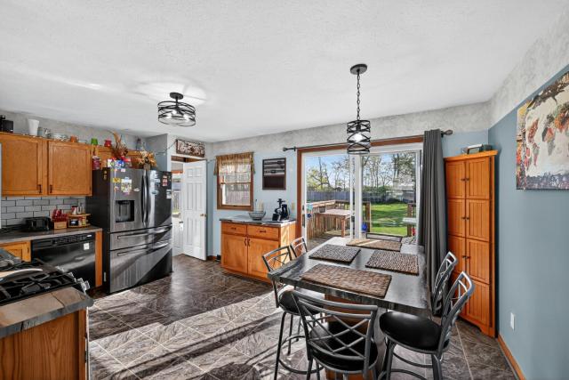 Cozy Retreat with Hot Tub in Peaceful Goshen