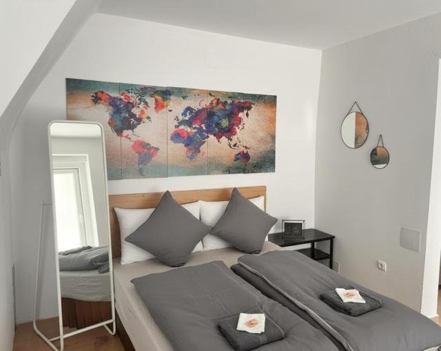 Spacious & Cozy Guesthouse - Near Metro & City Center - 3 Beds for 5 Person