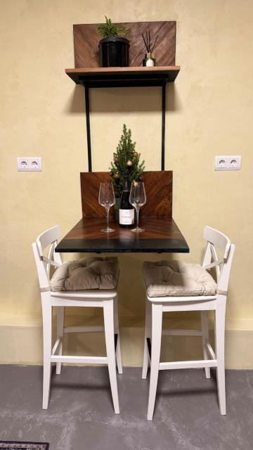 Newly Renovated Studio with Private Entrance