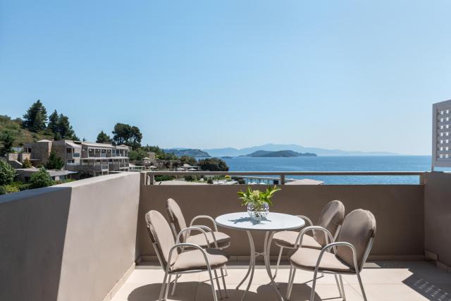 Kassandra Bay Resort, Suites & Spa