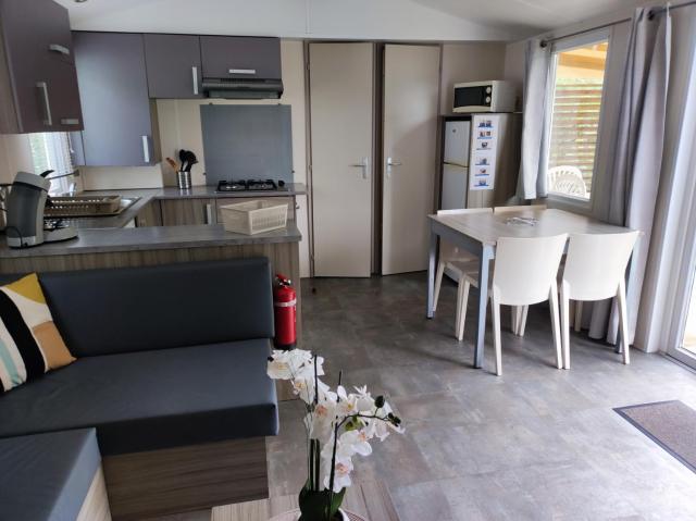 Mobilhome cosy, spacieux au bord de l'Eure