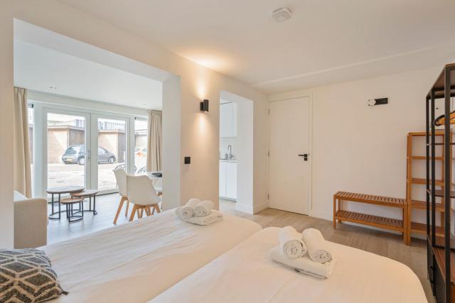 Studio Becke, with private parking