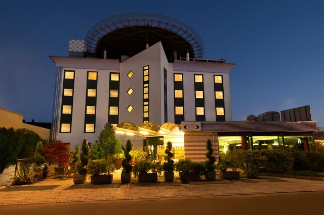 Castagna Palace Hotel & Restaurant