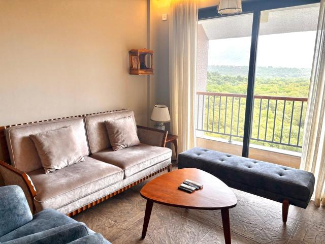 Candolim 2BHK Cozy Apartment with Mangrove View & Pool - Walk to Beach