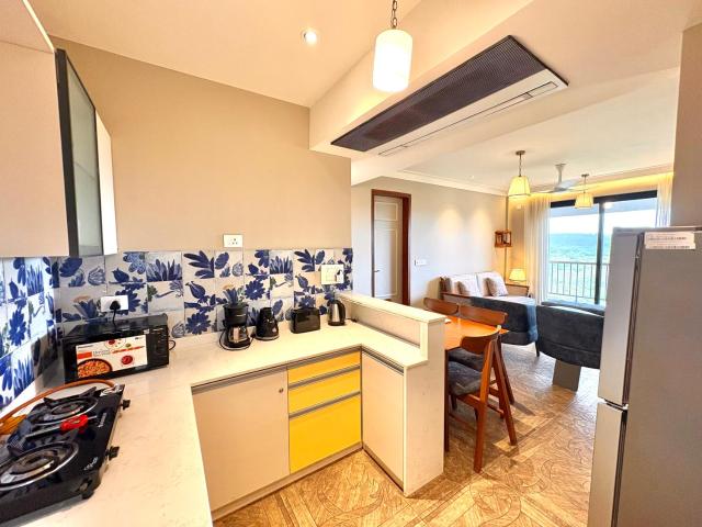 Candolim 2BHK Cozy Apartment with Mangrove View & Pool - Walk to Beach