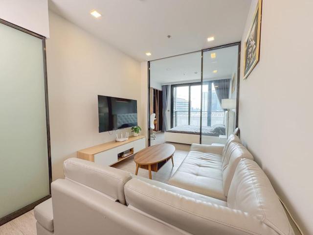 Skyline view with Pool, Gym & 5m to MRT