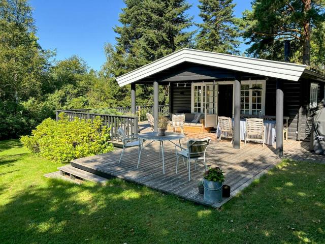Log Cabin On Beautiful Natural Grounds In Hornbæk