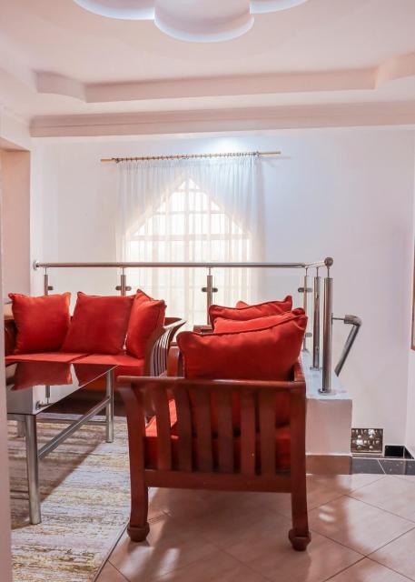 Stylish 3-BR Apt in Chuna, Kitengela