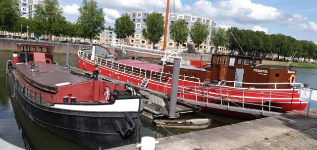 Boat Hotel SIX Rotterdam