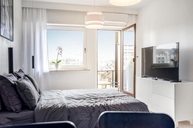 Studio super central, climatisé balcon avec vue