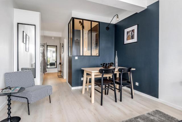 Studio super central, climatisé balcon avec vue