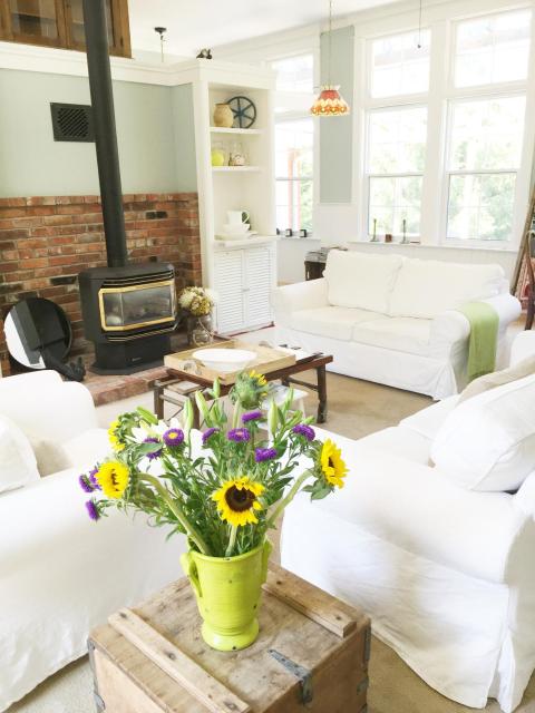 Picturesque School House Retreat