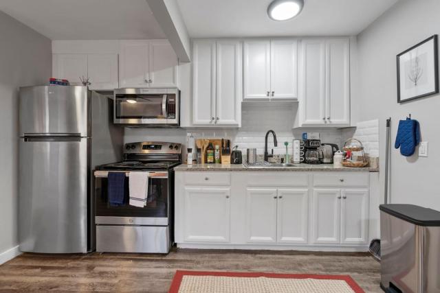 AT and T Walkable Comfy 1BD