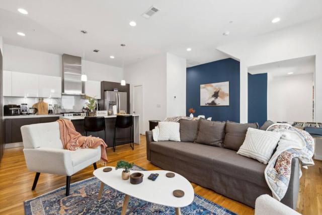 The Indigo 2BDTownhouse DownTown Walkable