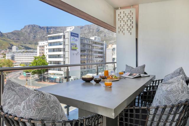 Danbury on Loop - Designer Apartment in Cape Town