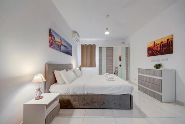 Spacious 3BR home with Private Terrace & WIFI by 360 Estates