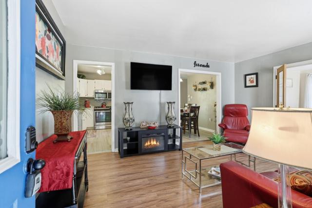 Next Stop! Comfort! 3 BR Near Amtrak Station!