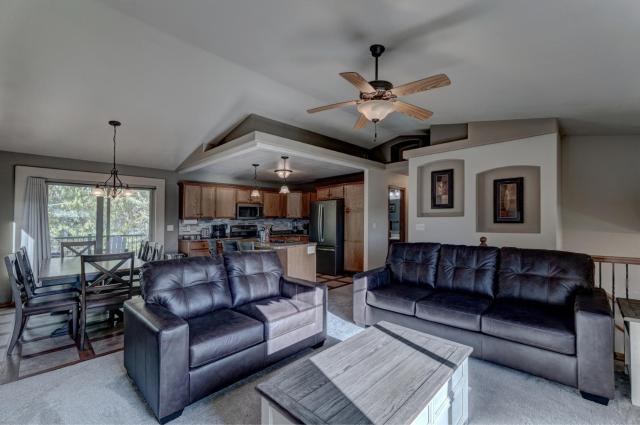 Spacious Family Home with 2 King Suites