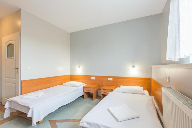 HOTEL ŁABĘDY i Hostel Łabędy