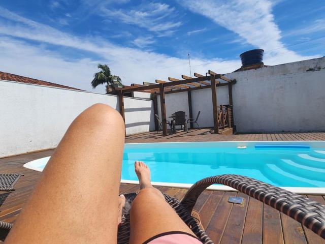 Partiu Praia SC- Piscina, Ar condicionado, wi-fi, duas quadras da praia e centrinho