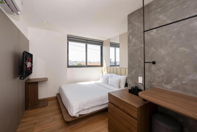 La Hotel Duong So 21