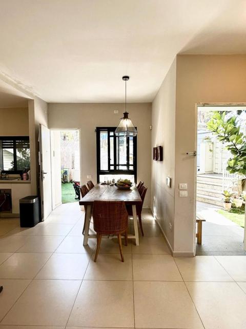 Garden apartment in Ramat HaSharon