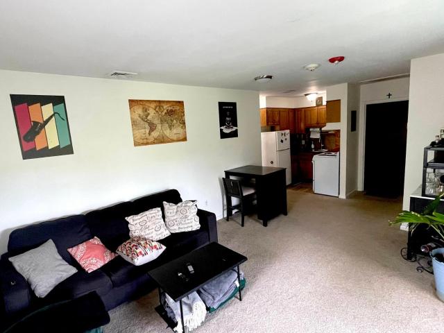 Cozy One-Bedroom Retreat in the Heart of Smithtown