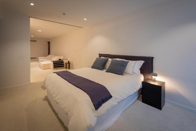 Edition Azure I 3BR with Harbour Views