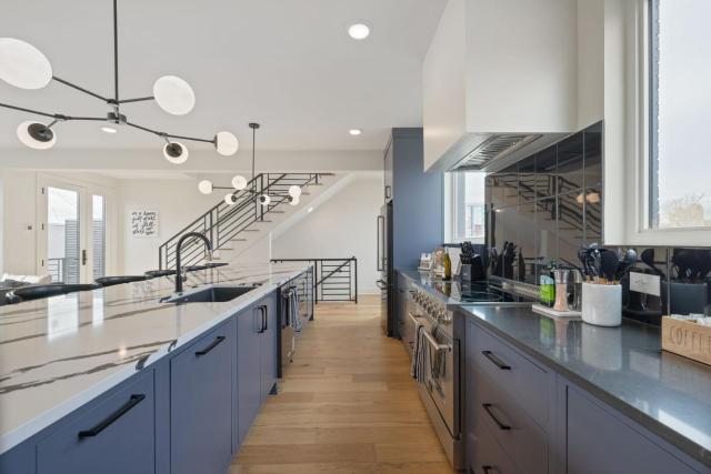 The Ashford - Brand New Gem Walk to WeHo