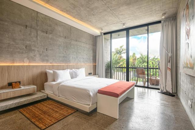 Chic 2BR Villa in Canggu Enclosed Living & Pool