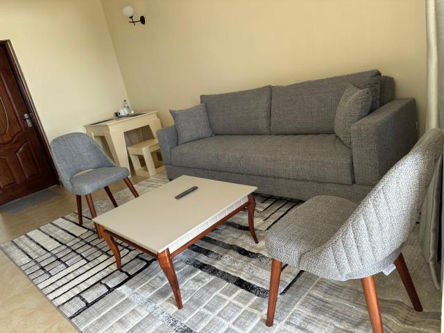 Lakeview Apartments - Cozy Grey