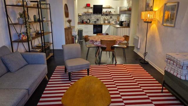 Charmant appartement, plein pied, 2 places parkings