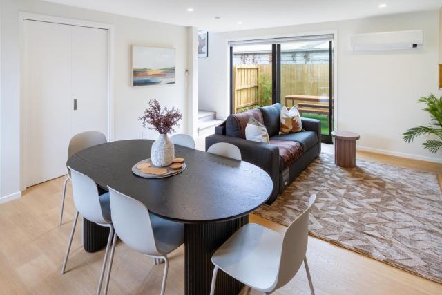 Modern Family-Friendly Home Near St Albans Park