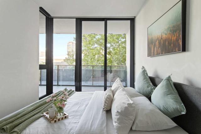 Chic 1BR Apt Near Southern Cross