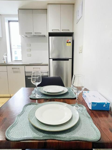 Stylish High-Rise Studio with City Views AKL CBD QR182