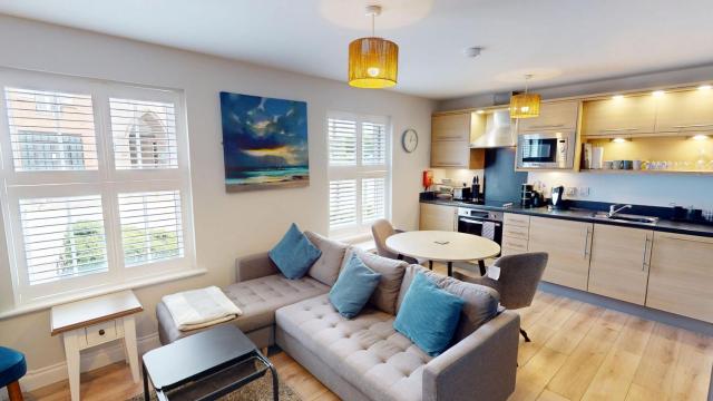 Hideaway at The Bay, 1 bedroom ground floor apartment, 2 small dogs on request