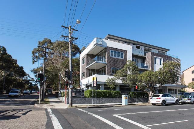 Explore Sydney from Stylish North Shore Apartment