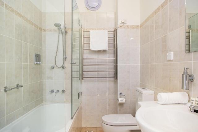 Cosy 2-Bed Apartment in the Heart of Strathfield